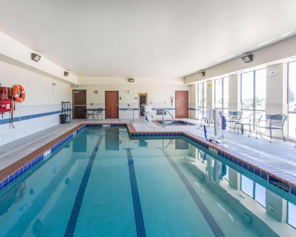 Hotel Comfort & Madisonville