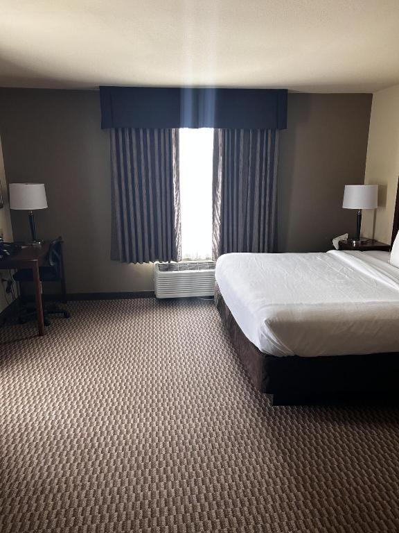 Comfort & 2* Madisonville