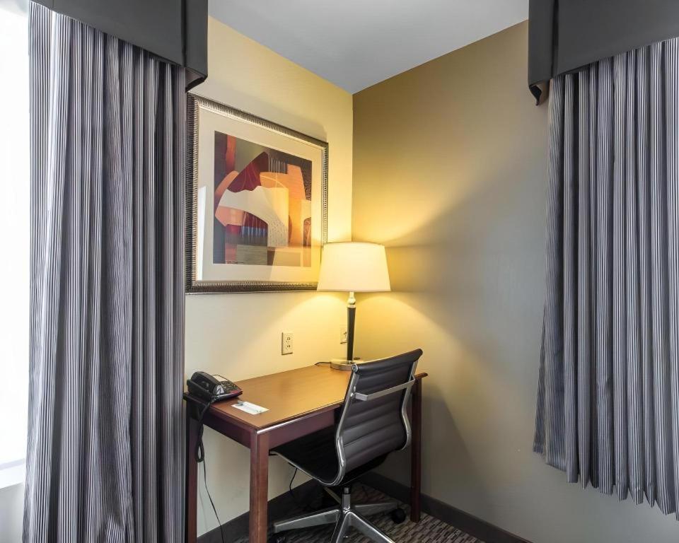 Hotel Comfort & Madisonville