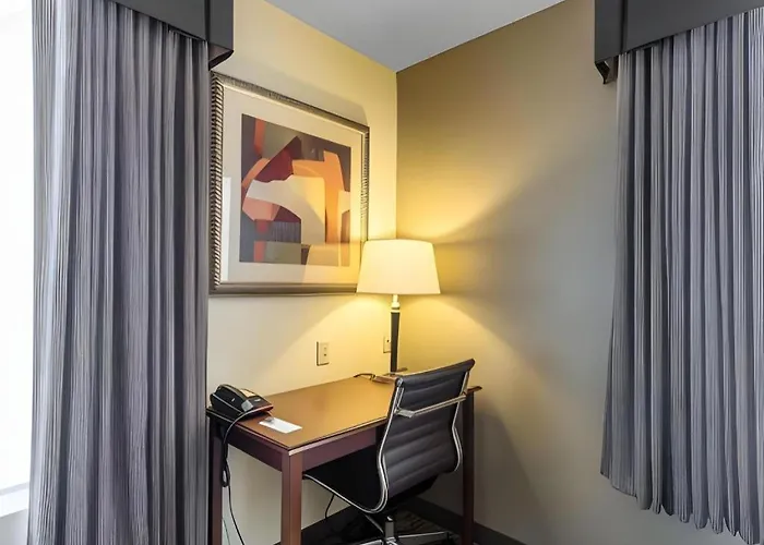 Comfort Inn & Suites