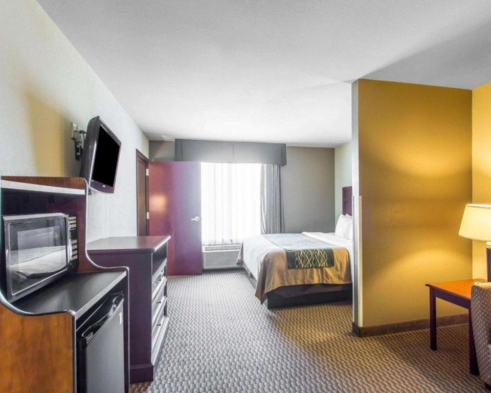 Comfort & 2* Madisonville